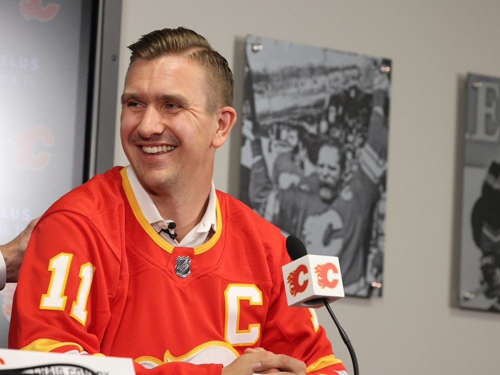 Mikael Backlund Signs Extension Named Captain Of Flames Canoe