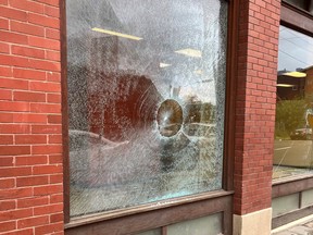 Between 7:00 p.m. Thursday, Aug. 4, 2022 and 7:00 a.m., Friday, August 5, 2022, seven windows were reported to be broken in the historic Hull Block building in the area of 106th Avenue and 97th Street. it was done.