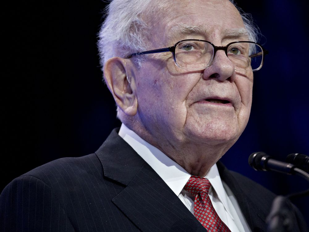 Warren Buffett Dumps Ibm Stocks Up On Apple Buying Another Million