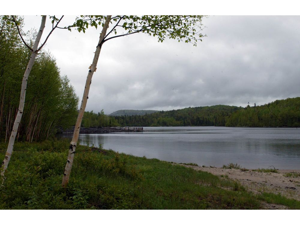 Long-term care patients of Maniwaki moving as the flood rises