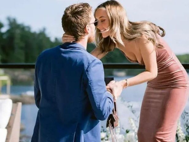 Connor Mcdavid Engaged To Longtime Girlfriend Lauren Kyle Jual Domain