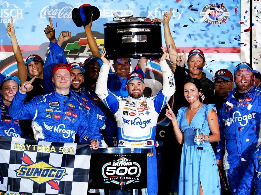 Ricky Stenhouse Jr Wins Longest Daytona In History Toronto Sun