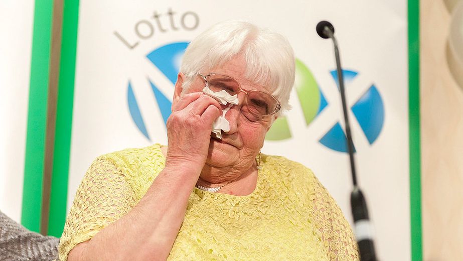 60M Lotto Max Jackpot Winner Only Had 5 In Her Purse Toronto Sun