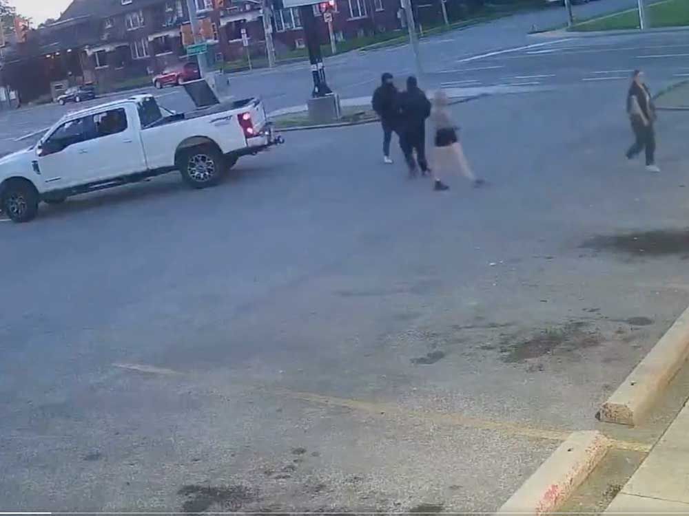 Windsor Police Seek Quartet Of Truck Theft Suspects Windsor Star