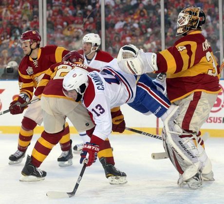 336 Heritage Classic Calgary Flames Practice Stock Photos, High