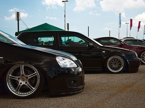 Notice how the front wheel of the Golf in the foreground is actually tucked INSIDE the wheel well. (Flickr)