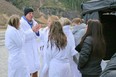 A dip in the chilly waters of Lake Louise got the hearts pumping on Tuesday night's episode of The Bachelor.