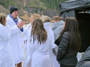 A dip in the chilly waters of Lake Louise got the hearts pumping on Tuesday night's episode of The Bachelor.