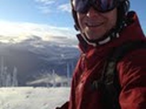 Ski Goggles, Sunscreen & Energy essential skier nutrition