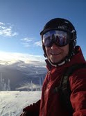 Ski Goggles, Sunscreen & Energy essential skier nutrition