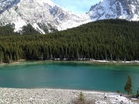 alpine lakes provide perfect spot for a picnic
