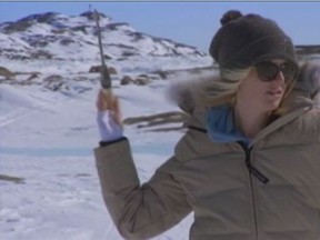 It took Holly 28 tries, and 90 minutes, to hit the target with a harpoon on The Amazing Race Canada.