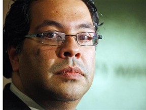 Calgary mayor Naheed Nenshi has called on Health Minister Fred Horne to stop the transfer of ambulance dispatch services to Alberta Health Services and allow Calgary to continue operating its own EMS dispatch.