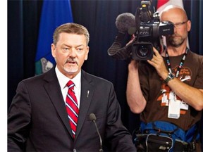 Wildrose finance critic Rob Anderson is calling on Alberta Finance Minister Doug Horner to resign and to pay the cost of flying family members on government aircraft.