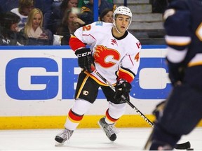 Restricted free agent Mark Cundari has signed a new one-year deal with the Calgary Flames.
