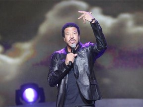 WINDSOR, ONT. OCTOBER 3, 2013. Lionel Richie performs Thurs. Oct. 3, 2013, at the Colosseum at Caesars Windsor.  (DAN JANISSE/The Windsor Star)  Photo Assignment ID: 00024256A