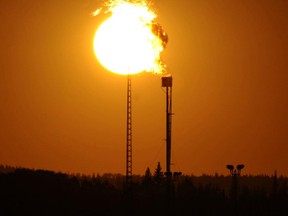 The amount of solution gas flaring in Alberta declined in 2013, the Alberta Energy Regulator reports.