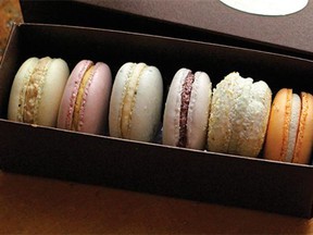 Savoury macarons