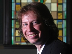 Pierre Simard returned to conduct the Calgary Philharmonic Orchestra.