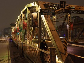 The Langevin bridge at night.