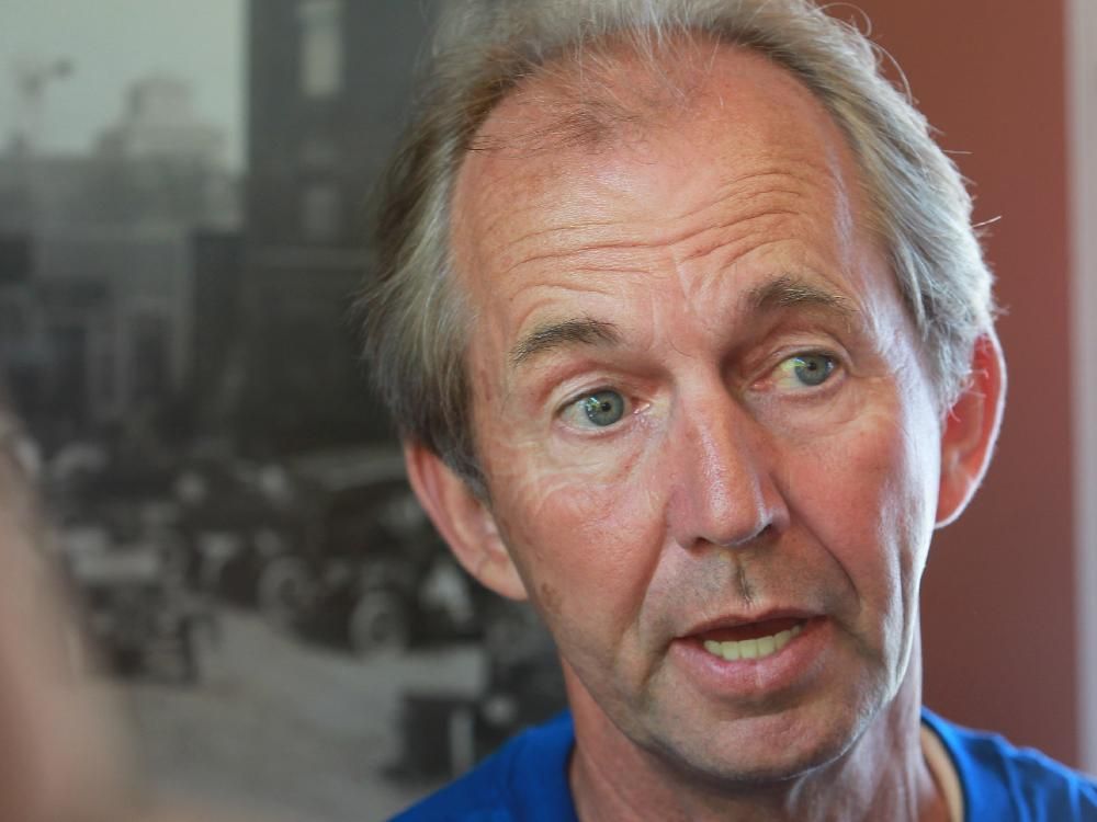 Former High River mayor awarded Peace Tower flag for 'selfless efforts' during flood Calgary Former High River mayor awarded Peace Tower flag for 'selfless efforts' during flood Calgary