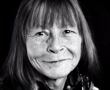 I first met Barbi Harris December 2013 at the Calgary Drop-In Centre when I went to take portraits.