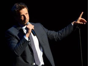 Comedian Seth Meyers will perform at a fundraiser in Calgary to support the Owen Hart Foundation.