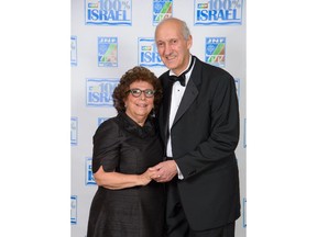 Pictured at the 2015 Calgary Jewish National Fund Negev Gala are 2015 honourees,  long-time community volunteers and philanthropists Dr. Lorne and Beth Price.