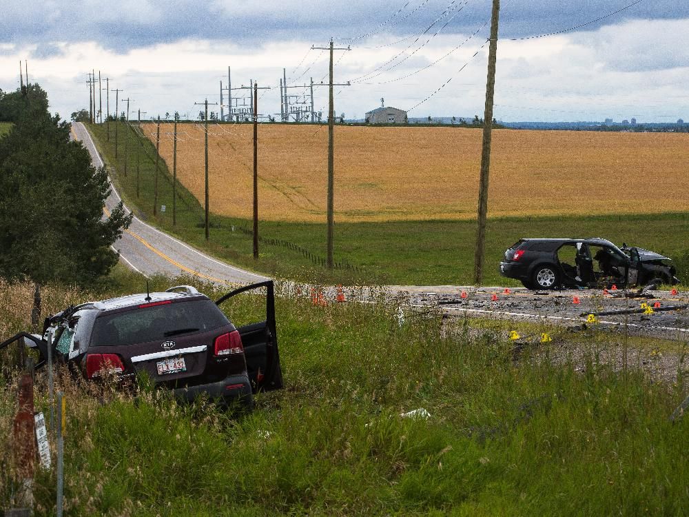 2+taken+to+hospital+after+crashing+into+Valley+Hwy+home