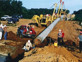 Alliance Pipeline construction continues near the Mississippi River in 1999.