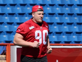 Calgary Stampeders offensive lineman/defensive lineman Quinn Smith is impressing the team with his versatility.