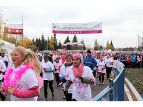 CALGARY, ; OCTOBER 5, 2015  -- And they are off at the 24th annual Canadian Breast Cancer Foundation CIBC Run for the Cure on October 5, 2015 in Calgary. More than 7,000 people came out Sunday morning for the  annual run in Calgary. (Lorraine Hjalte/Calgary Herald) For News story by . Trax # 00068967A