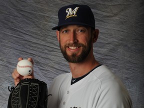 Once the Milwaukee Brewers' closer before hitting injury troubles, Jim Henderson signed with the New York Mets on Thursday.