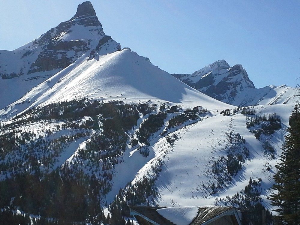 Group survives Kananaskis avalanche likely triggered by balmy weather