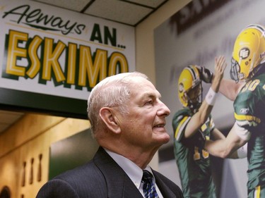 November 7, 2006: Former Alberta Premier Don Getty reminisces about his Edmonton Eskimos teammate quarterback Jackie Parker in the Edmonton Eskimos locker room