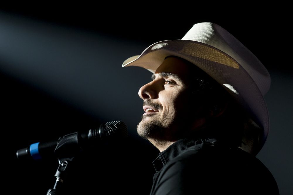 Gallery Brad Paisley thrills 'Dome crowd National Post