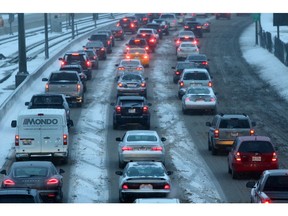 CALGARY.;  NOVEMBER 24, 2015  -- Weather slows down traffic along Crowchild Trail in Calgary on November 24, 2015. Photo Leah Hennel, Calgary Herald (For City story by ?)    CALGARY HERALD MERLIN ARCHIVE