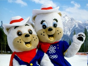 1988 Calgary Winter Olympic mascots Hidy and Howdy.