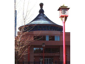 22NOV94---Chinatown---Various pictures show Chinese Cultural Centre, its museum, and shops in the area.   IN CALGARY   (Mike Sturk)  DIGITAL*Calgary Herald Merlin Archive*