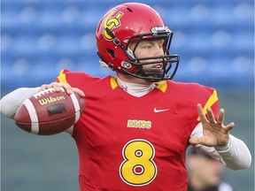 CalgaryDinos quarterback Andrew Buckley.