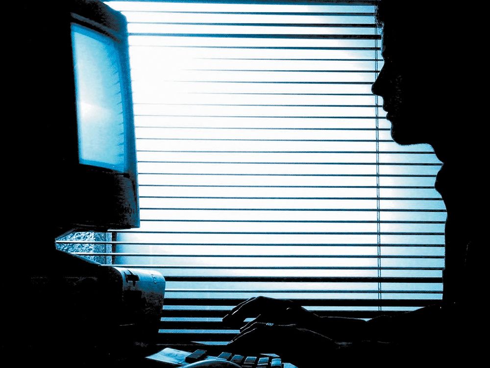 'Creep Catcher' vigilantes emerge in Medicine Hat, pose as teenage