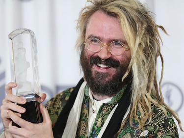 Shawn Everett celebrate after winning the Juno for Engineer of the Year during the 2016 JUNO Gala Dinner & Awards in Calgary, Alta., on Saturday, April 2, 2016.