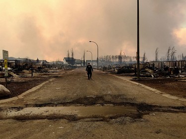 Aerial view of the wild fires in the Fort McMurray area from a CH-146 Griffon on May 4, 2016. The Canadian Armed Forces have deployed air assets to the area to support the Province of Alberta's emergency response efforts.   Photo: MCpl VanPutten.