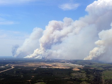 Aerial view of the wildfires in the Fort McMurray area from a CH-146 Griffon on May 4, 2016. The Canadian Armed Forces have deployed air assets to the area to support the Province of Alberta's emergency response efforts. Photo: MCpl VanPutten, 3 CSDB Imaging