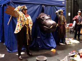 In Hippo Needs a Bath, playing at the Clagary Zoo, Wagonstage sends in the clowns.