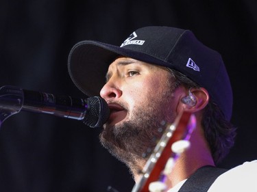 Luke Bryan wows the crowd at day 3 of Country Thunder at Prairie Winds Park in Calgary, Ab., on Sunday August 21, 2016. Mike Drew/Postmedia