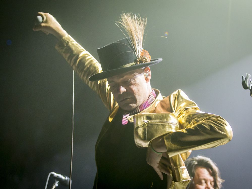 The Tragically Hip And Their Calgary Fans Say A Fond Farewell At The   Tragically Hip Play Dome In Final Show13 