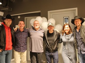 The gang reforms for one final show on Friday, September 23th, 2016
From L-R : George Canyon, Dan Carson, Doug Veronelly, Bobby Wills, Robyn Adair and Paul Brandt
Credit : Michael Lumsden/Postmedia