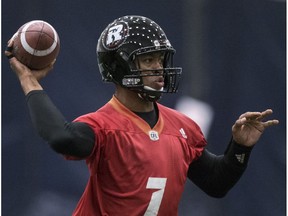 Ottawa Redblacks quarterback Henry Burris sets to throw  during CFL Grey Cup practice in Toronto, Ont. on Friday November 25, 2016.