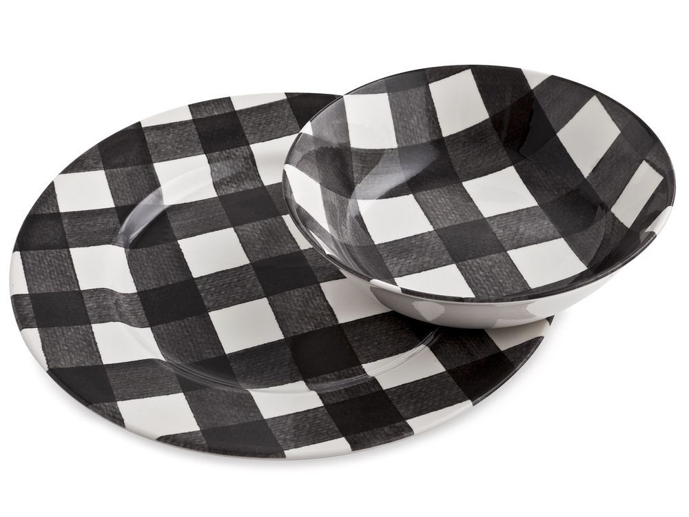 Aly's Favourite Things Holiday tables to make your guests feel warm